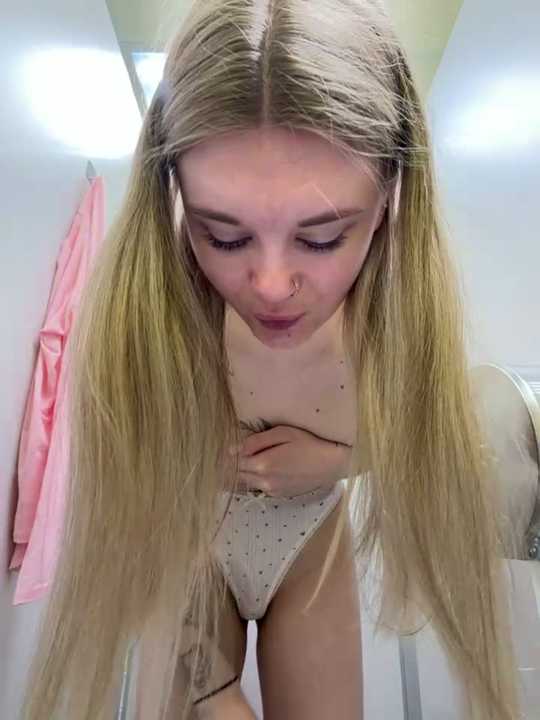 -MiaKitty
