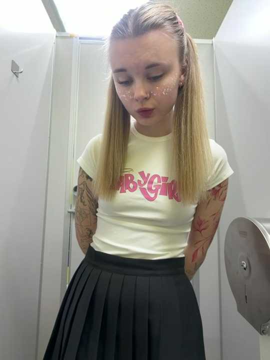 -MiaKitty Stripchat recording – Oct 22, 2026