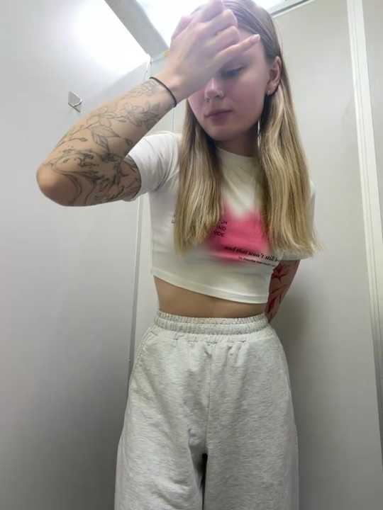 -MiaKitty cam recording