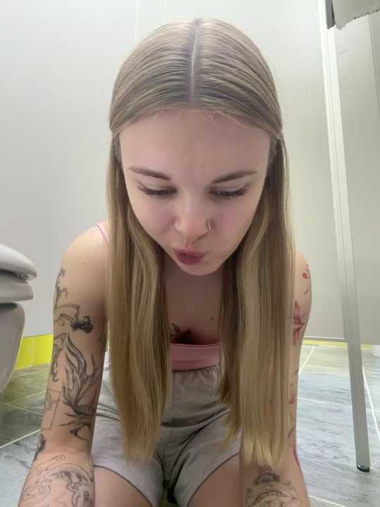 -MiaKitty cam recording
