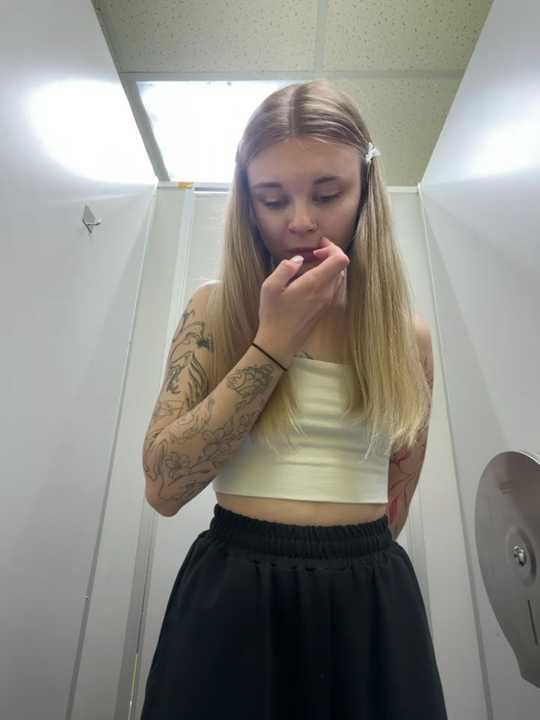 -MiaKitty cam recording