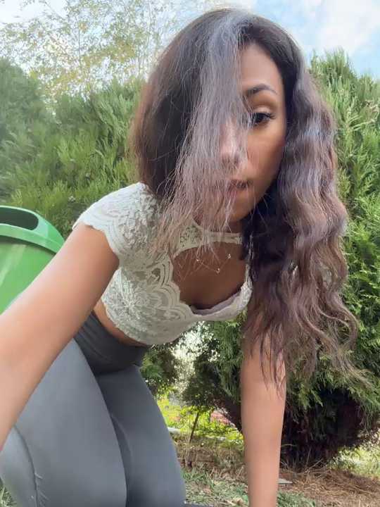 -_MiaQueen_- Stripchat recording – Oct 18, 2026