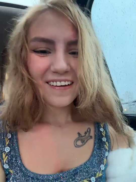 -stray-cat- Stripchat recording – Oct 11, 2026