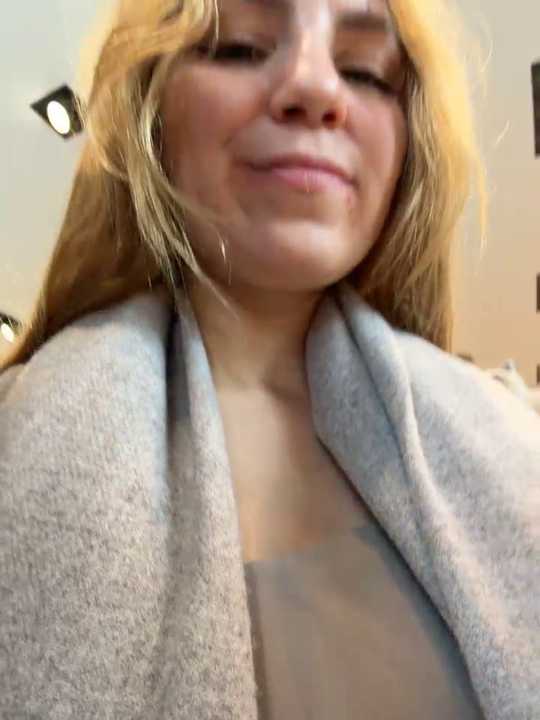 -stray-cat- Stripchat recording – Oct 26, 2026