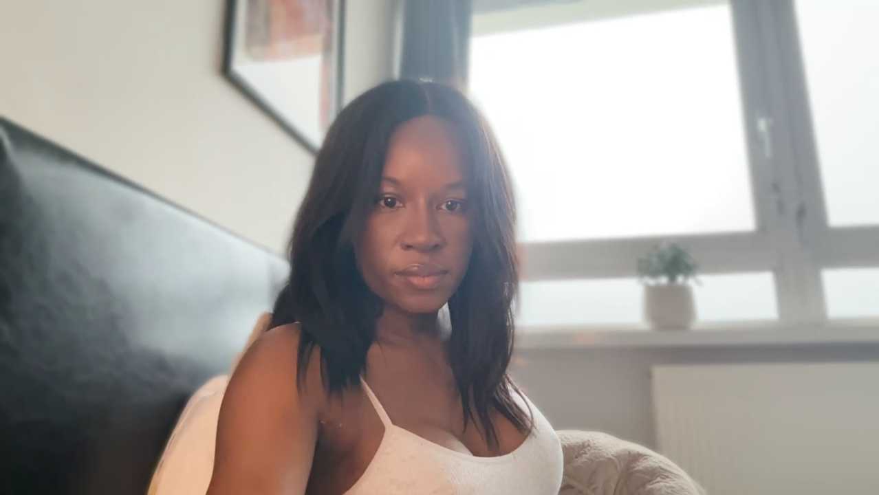 AddictiveZuri cam recording