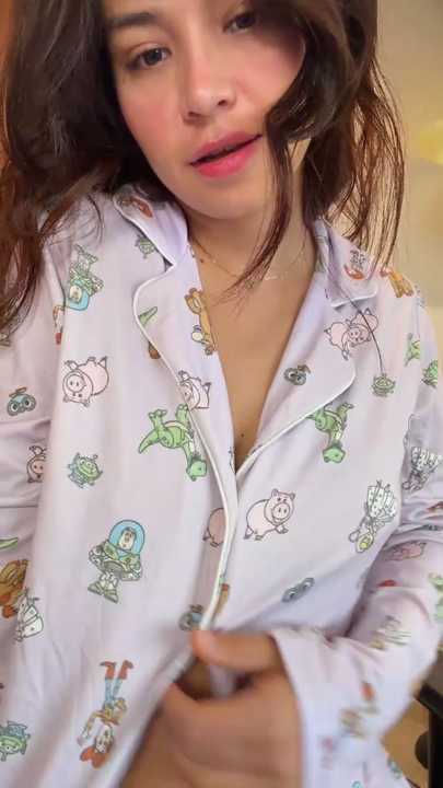 Adriennesexxx cam recording