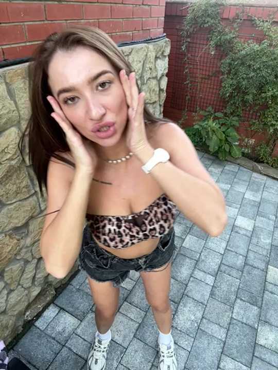 AlexaVee_