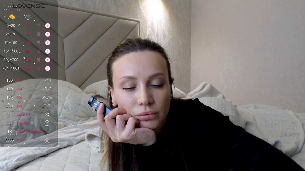 Alice_Wonders cam recording