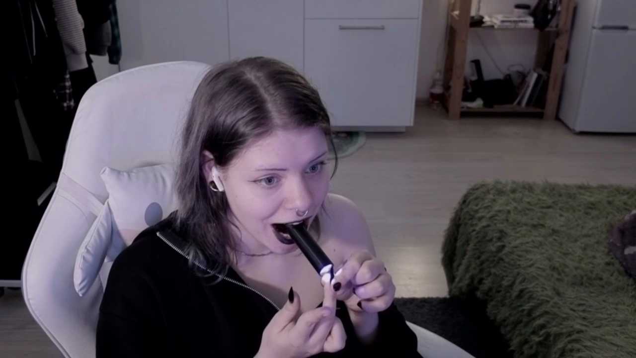 Alice_Zev cam recording