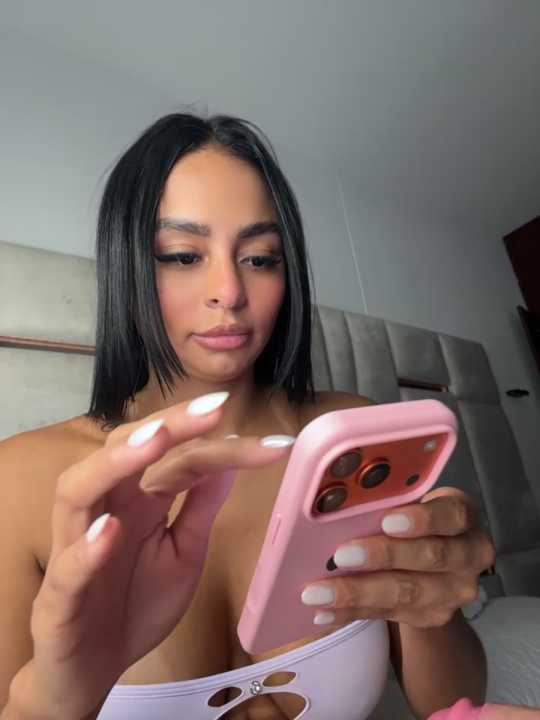Alissssonferl_ cam recording