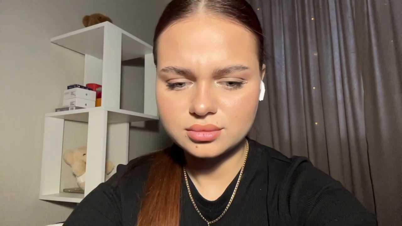 AlveraVolpert Stripchat recording – Oct 19, 2026