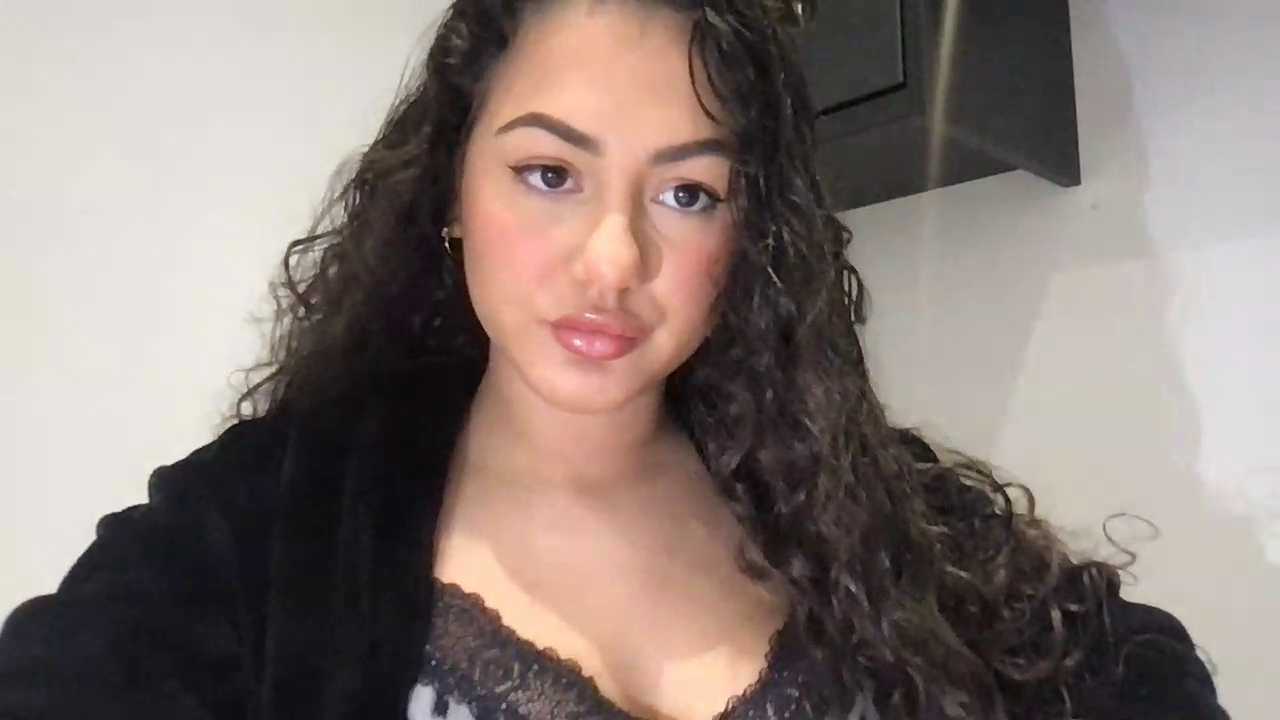 Alyiahdolll Stripchat recording – Oct 18, 2026