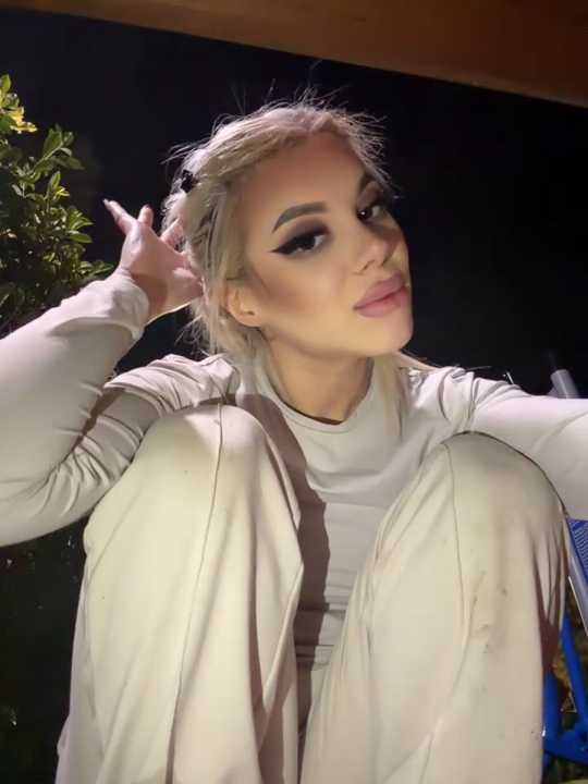 AlyssaFoxx_ Stripchat recording – Oct 21, 2026