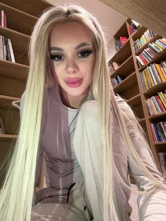 AlyssaFoxx_