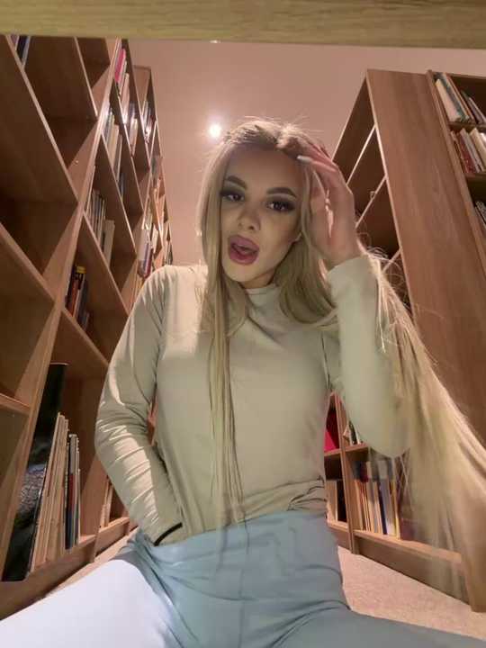 AlyssaFoxx_