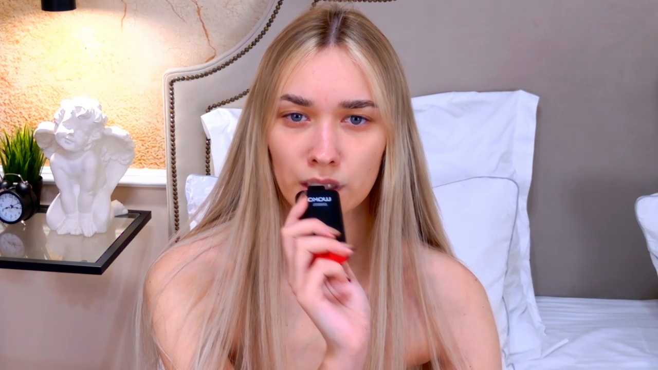 AmadaReine cam recording