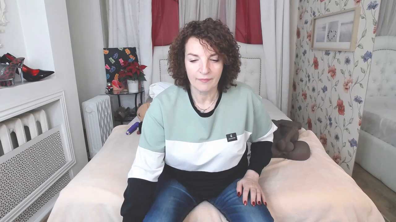 AmiHotGranny cam recording