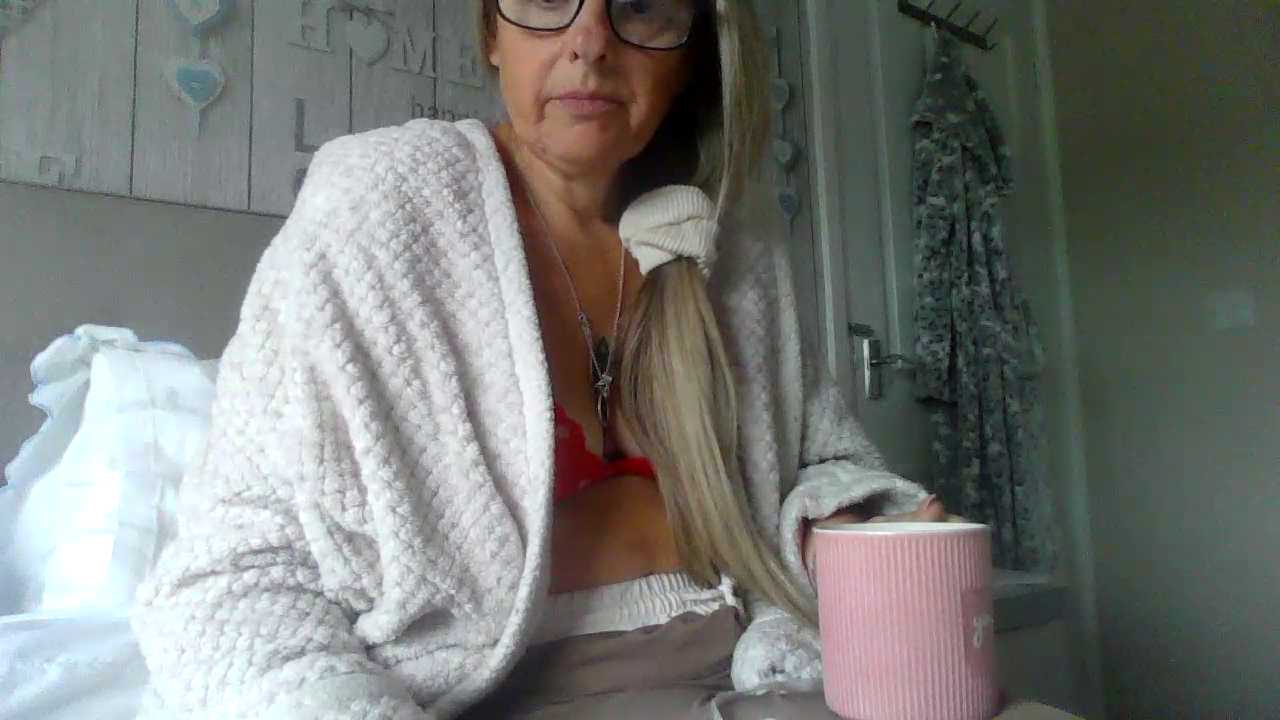 Anastasia-BlondeXX cam recording