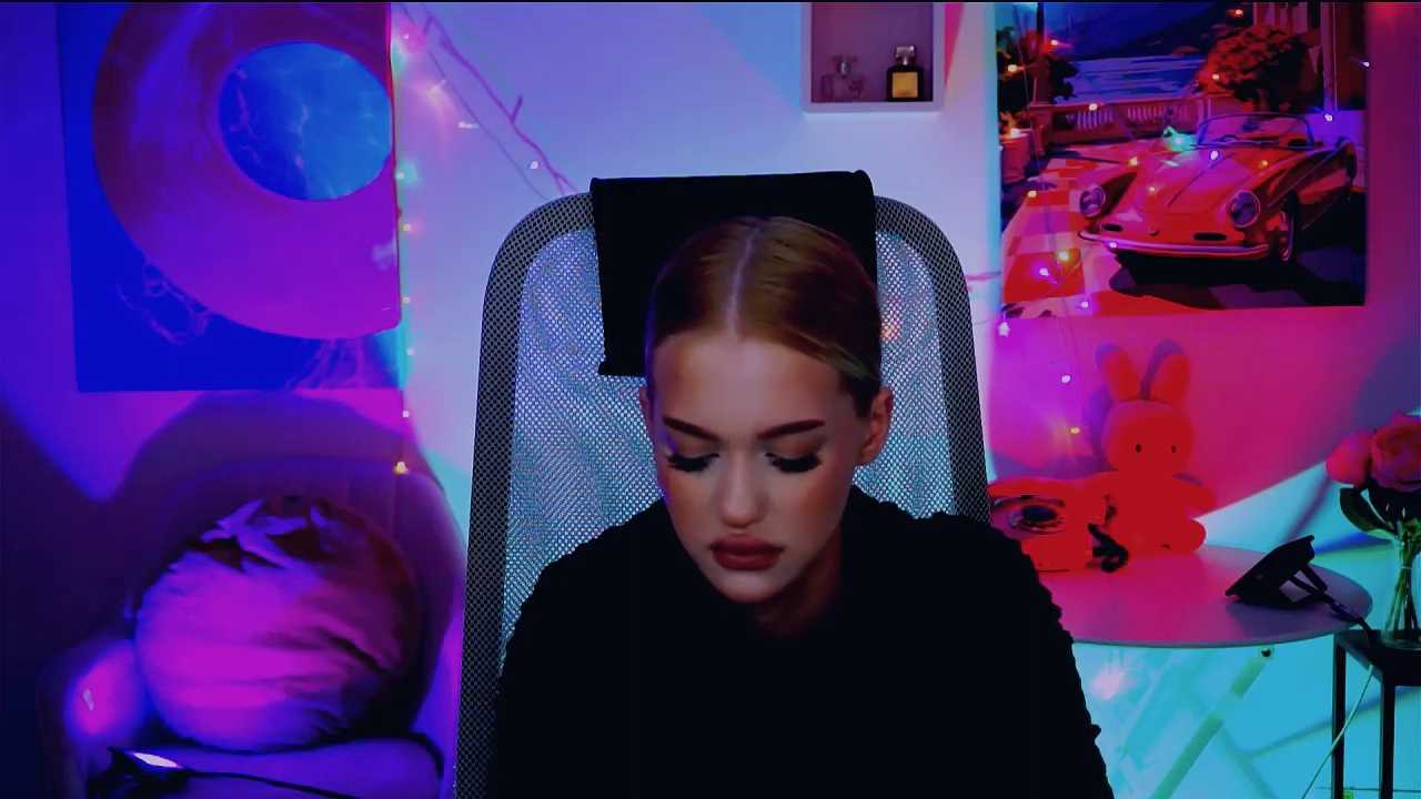 AngelaHolmes cam recording