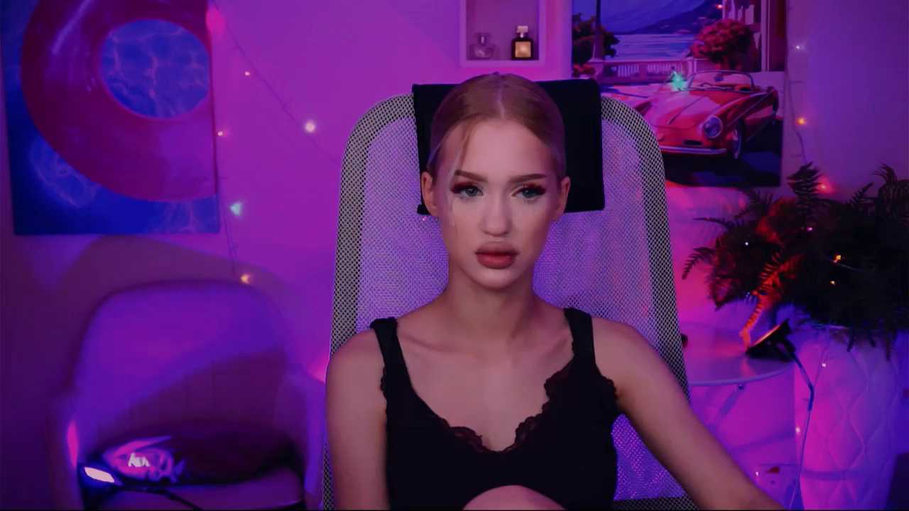 AngelaHolmes