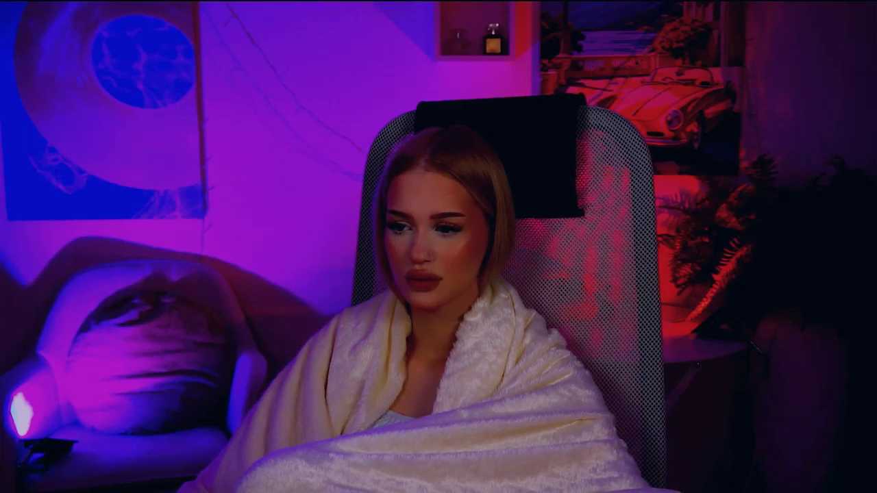 AngelaHolmes cam recording