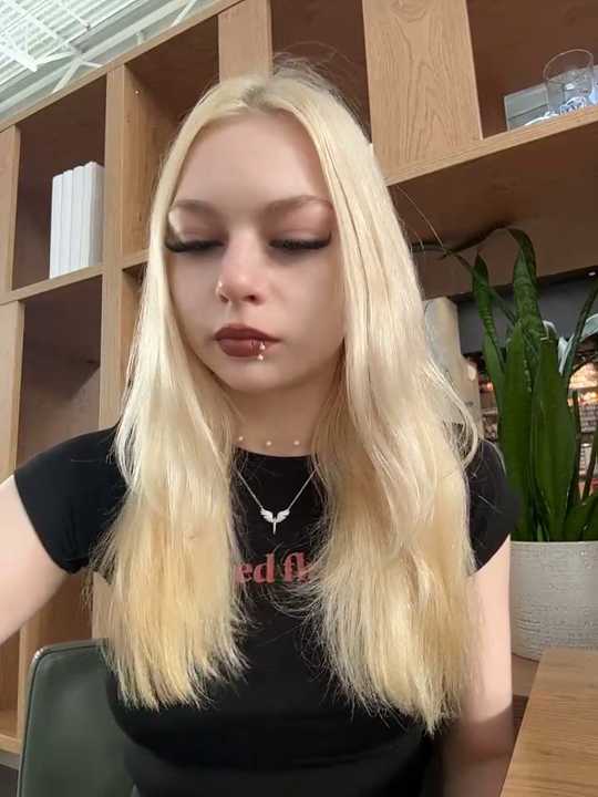 AngelinaTous