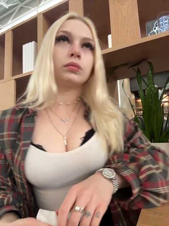 AngelinaTous cam recording