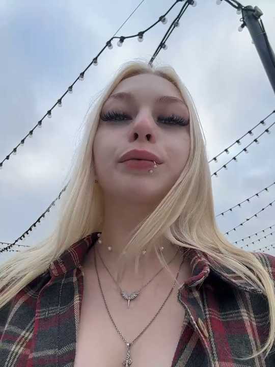 AngelinaTous