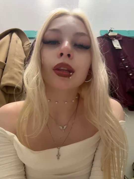AngelinaTous cam recording