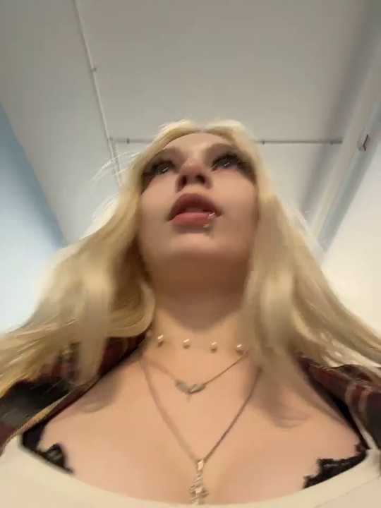 AngelinaTous