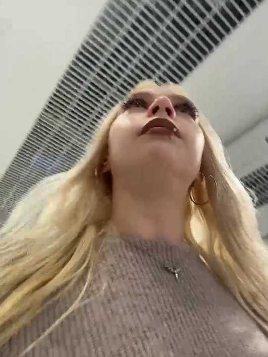 AngelinaTous