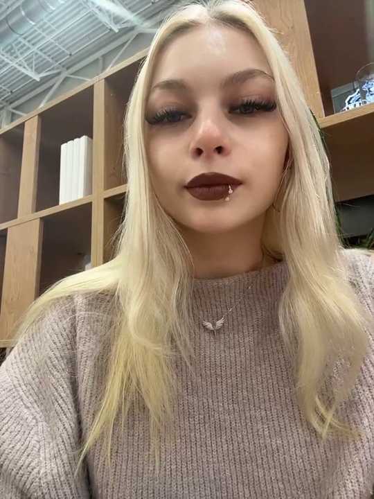 AngelinaTous