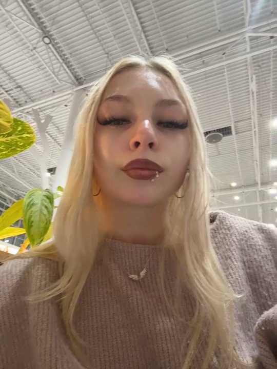 AngelinaTous cam recording