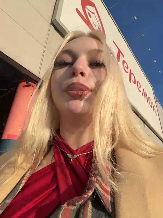 AngelinaTous