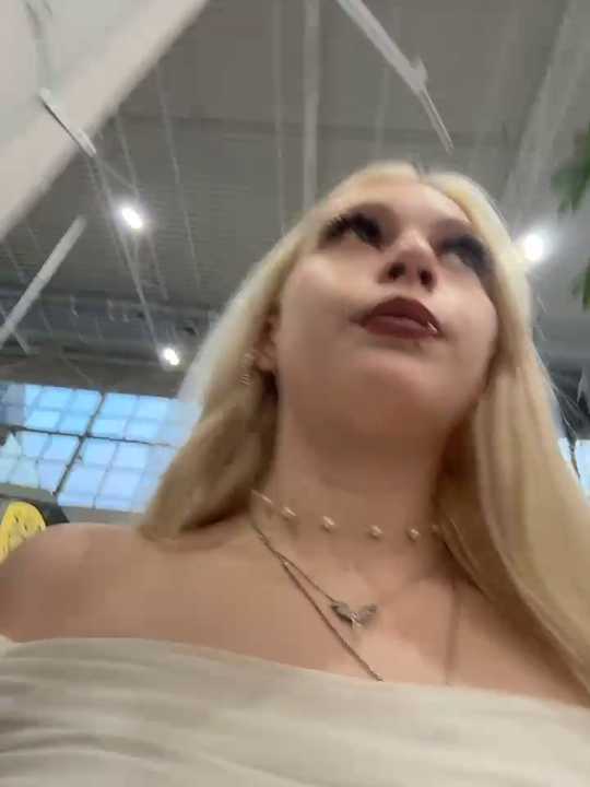 AngelinaTous