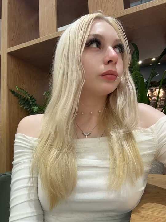AngelinaTous