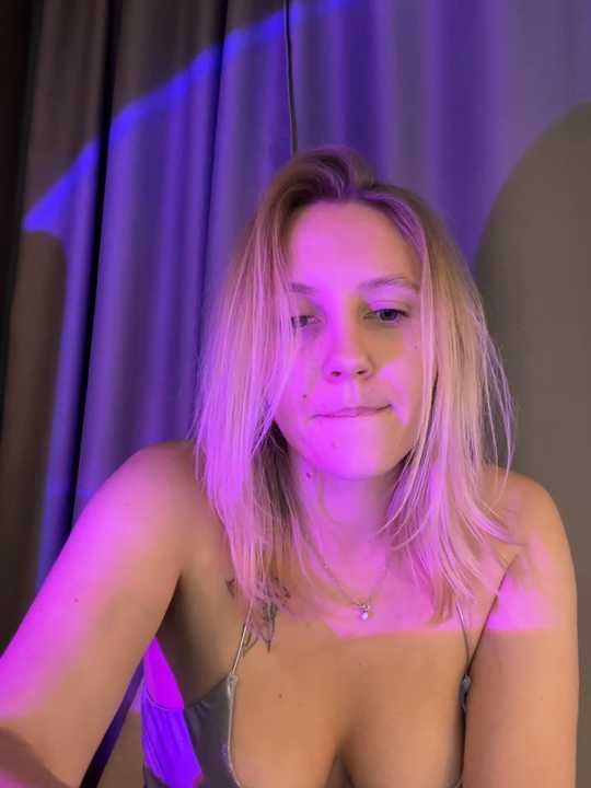 Ann_first_kiss cam recording