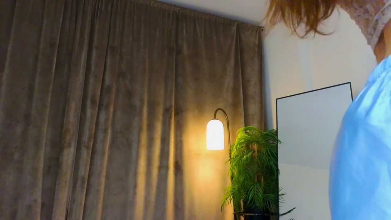 Arianaaallens_ cam recording