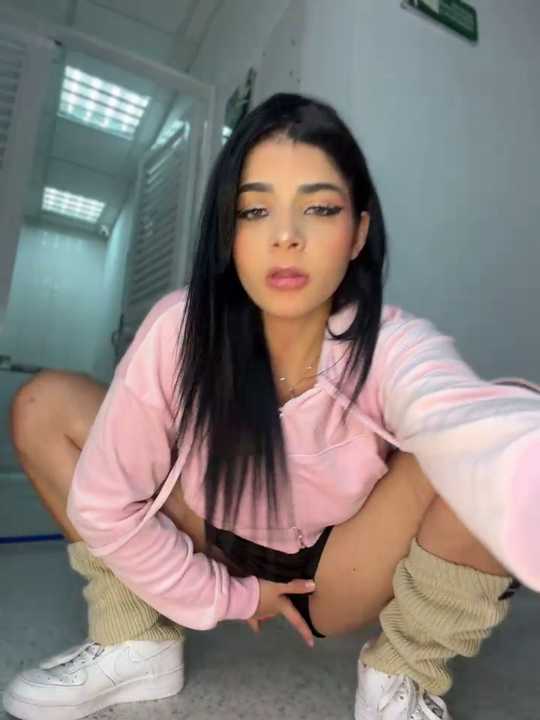 ArieliciousXXX Stripchat recording – Oct 8, 2026