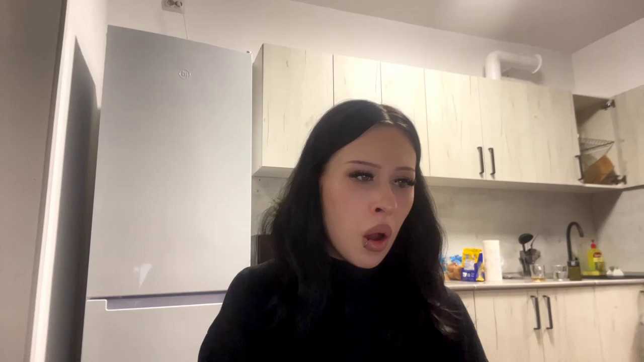 AteEtonian cam recording