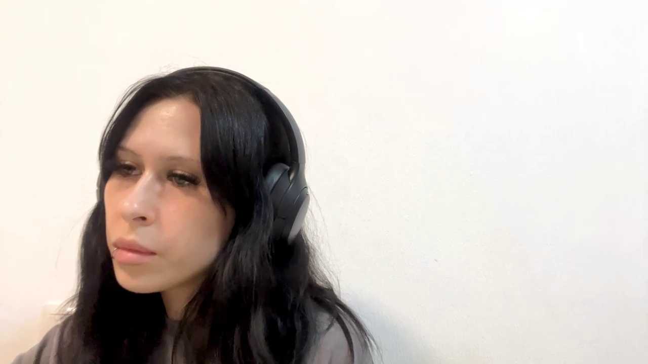 AteEtonian cam recording