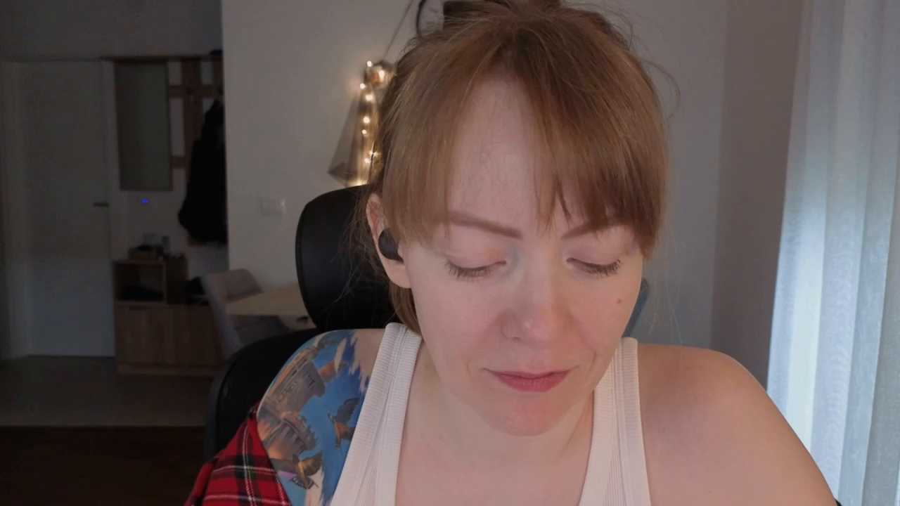 Aurora_Velvett_