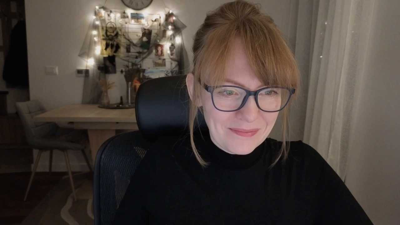 Aurora_Velvett_