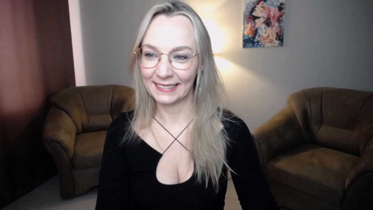 Ava_Elior