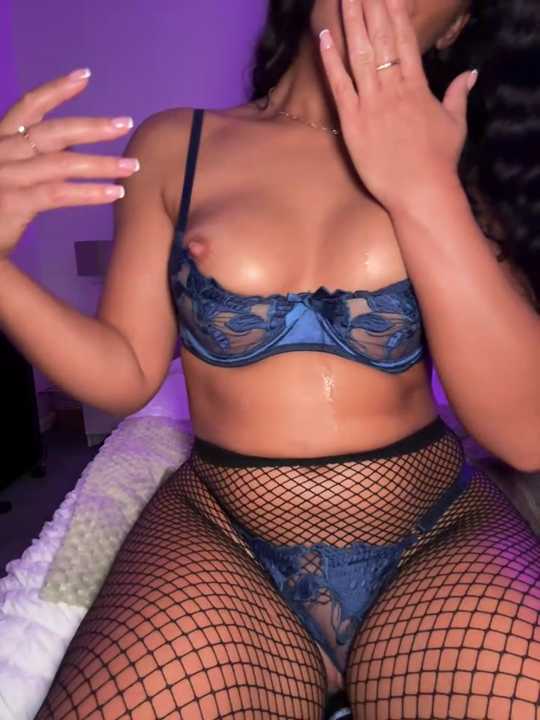 Ava_Foxx