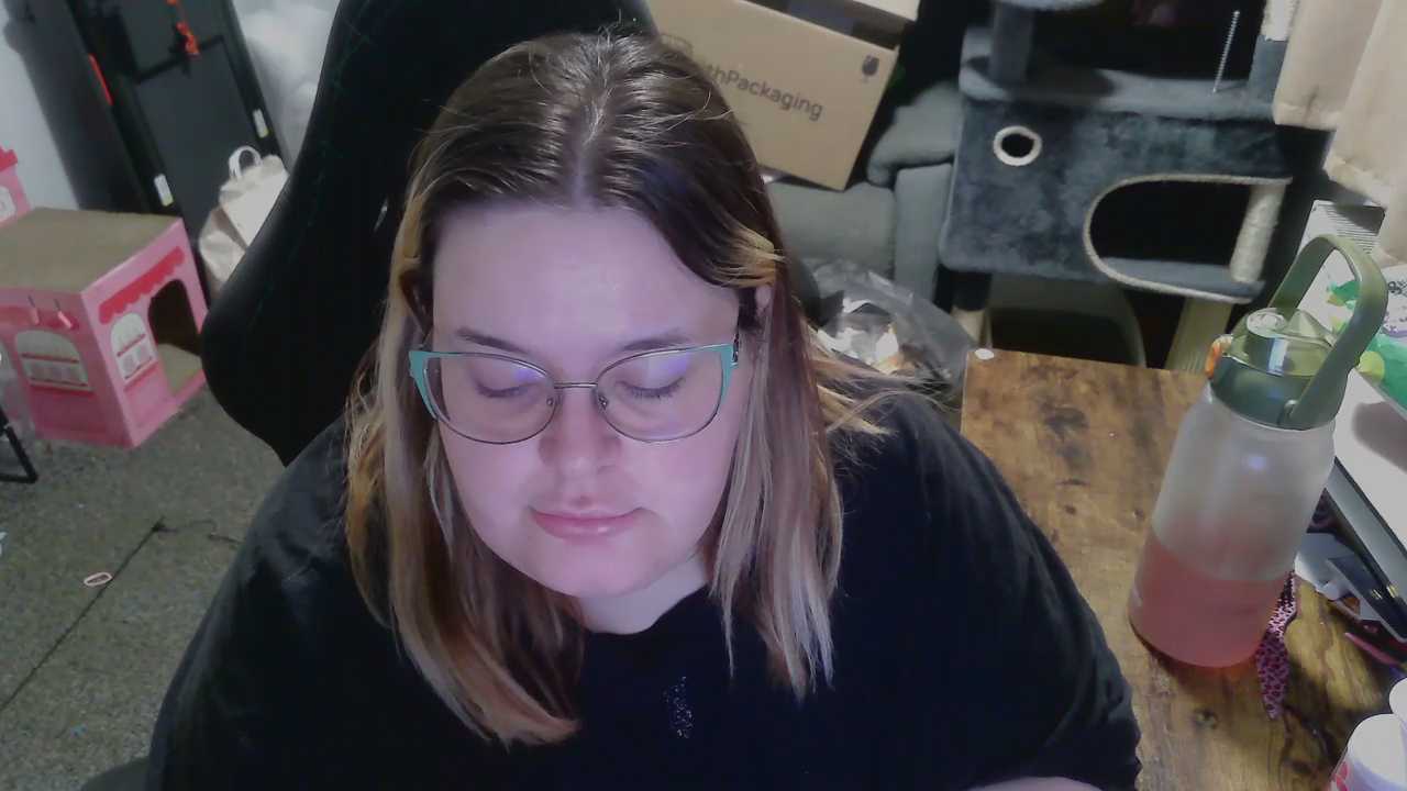 BBW-QUEENIE cam recording