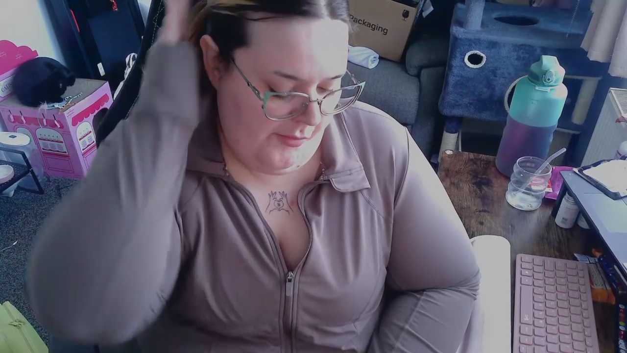 BBW-QUEENIE