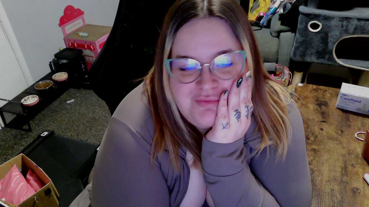 BBW-QUEENIE cam recording