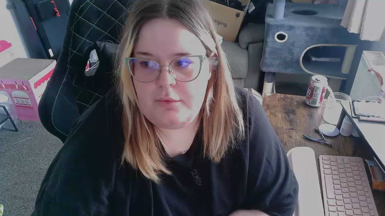 BBW-QUEENIE