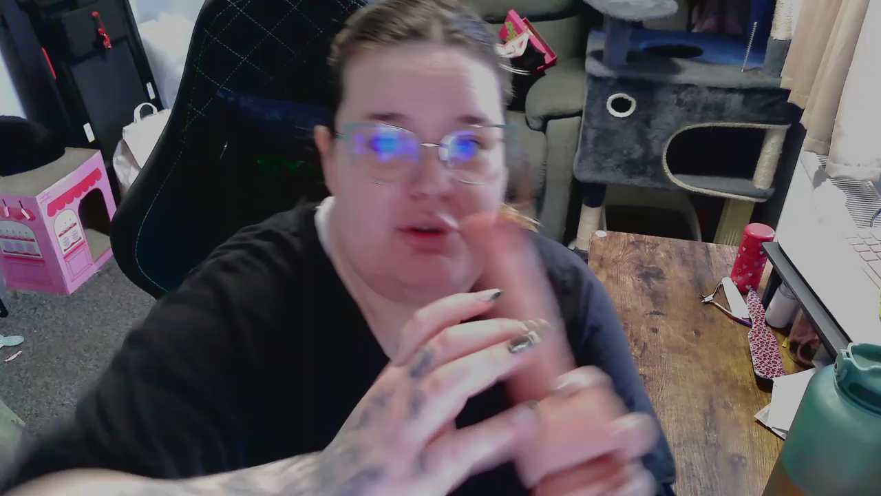 BBW-QUEENIE